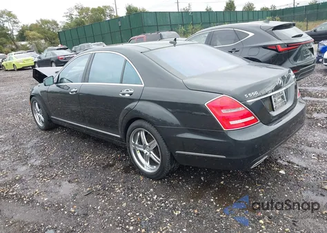 2013 Mercedes-Benz S 550 4Matic z USA, uszkodzony, nr VIN WDDNG9EB8DA516225